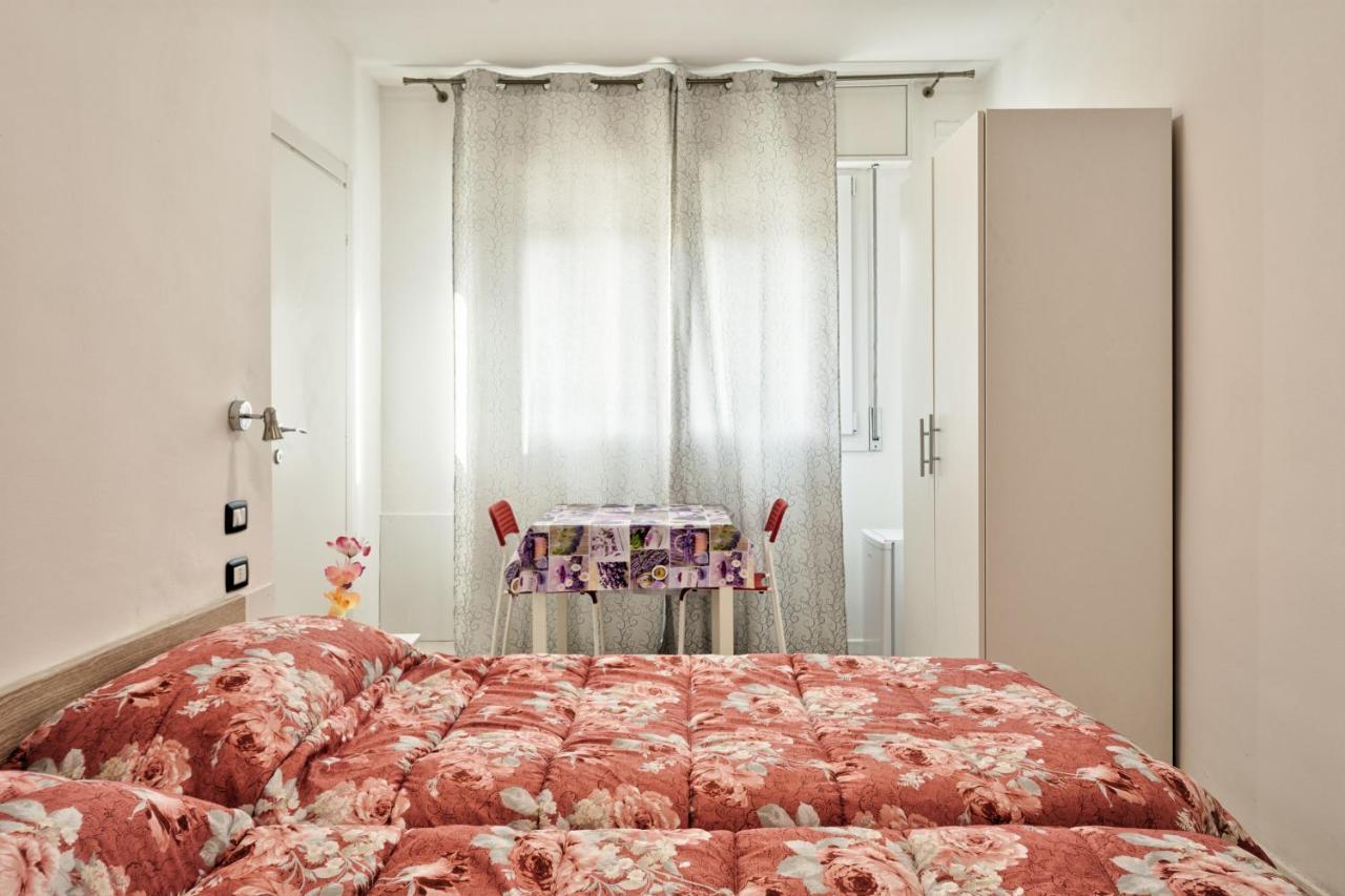 Hotel Venice Pink House à Marghera Extérieur photo