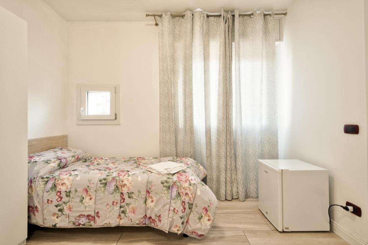 Hotel Venice Pink House à Marghera Extérieur photo